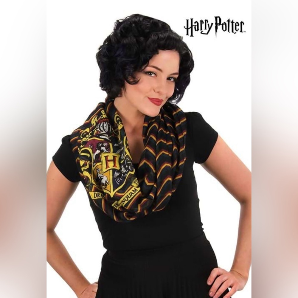 NWT Elope Warner Bros. Harry Potter Hogwarts Crest Infinity Scarf